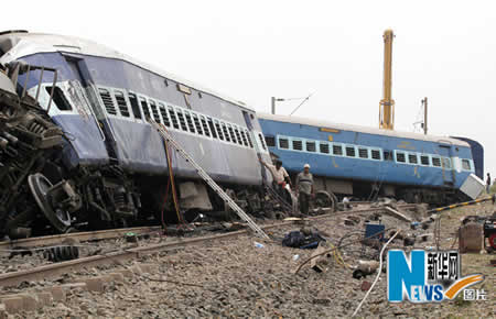 印度警方称列车脱轨已导致131人遇难