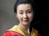 张曼玉获荣誉博士学位领证书被赞“银幕女神”
