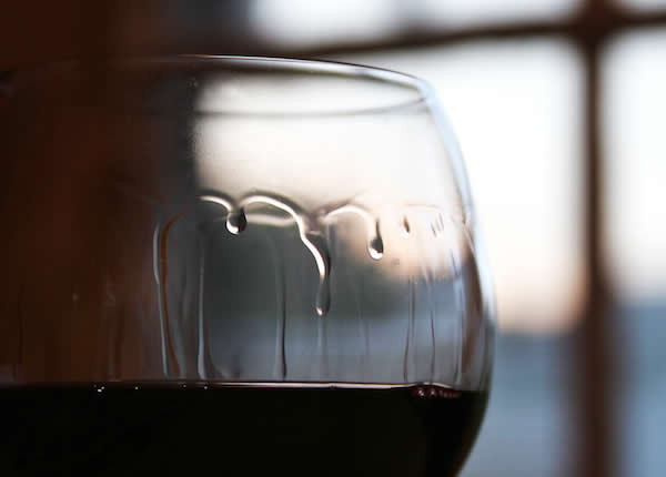 葡萄酒为什么会“流泪”？
