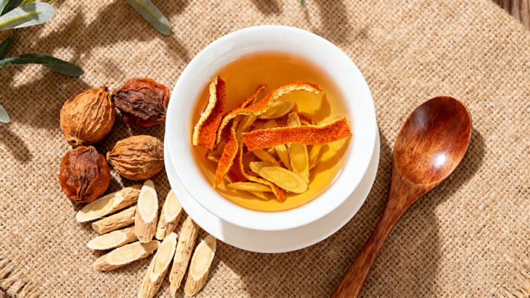 冬季宜多喝陈皮泡水